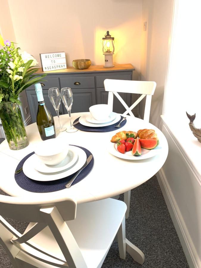 Seaspray Boutique Whitby Apartment Buitenkant foto